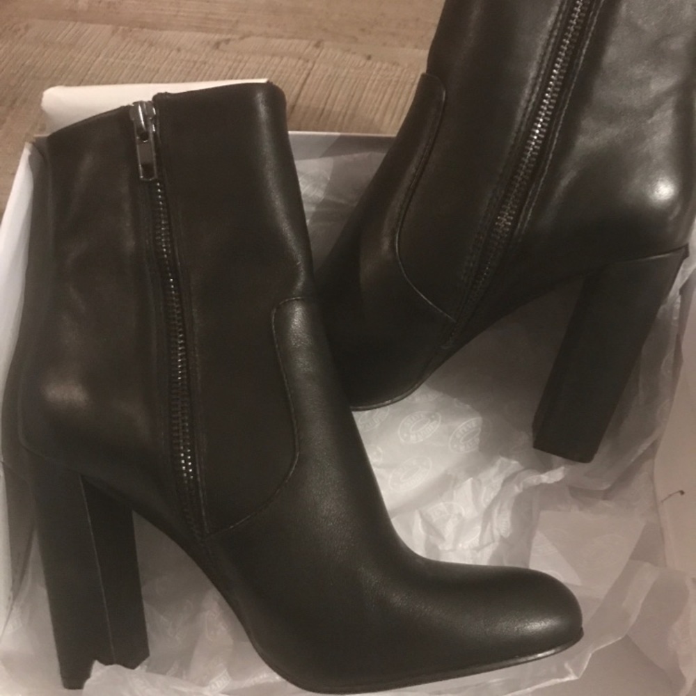 Steve Madden editor booties BRAND NEW IN BOX